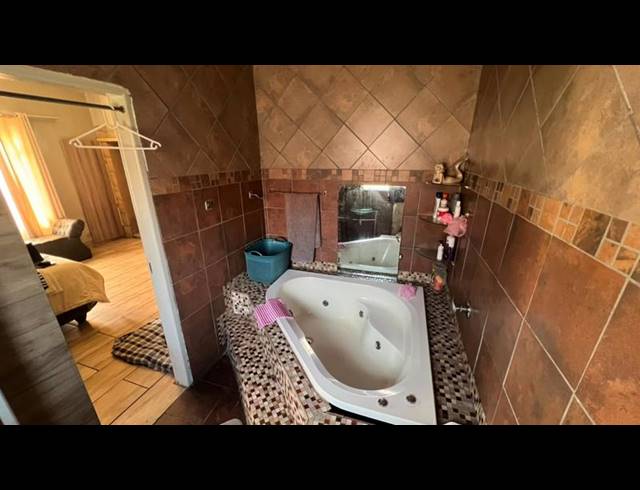 5 BEDROOM HOUSE FOR SALE IN BRAKPAN CENTRAL